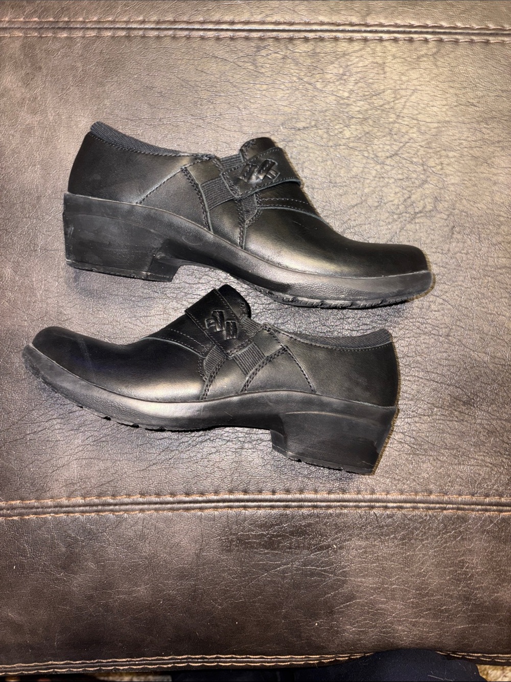 Ultimate Comfort Collection black slip on shoes size 6 1/2